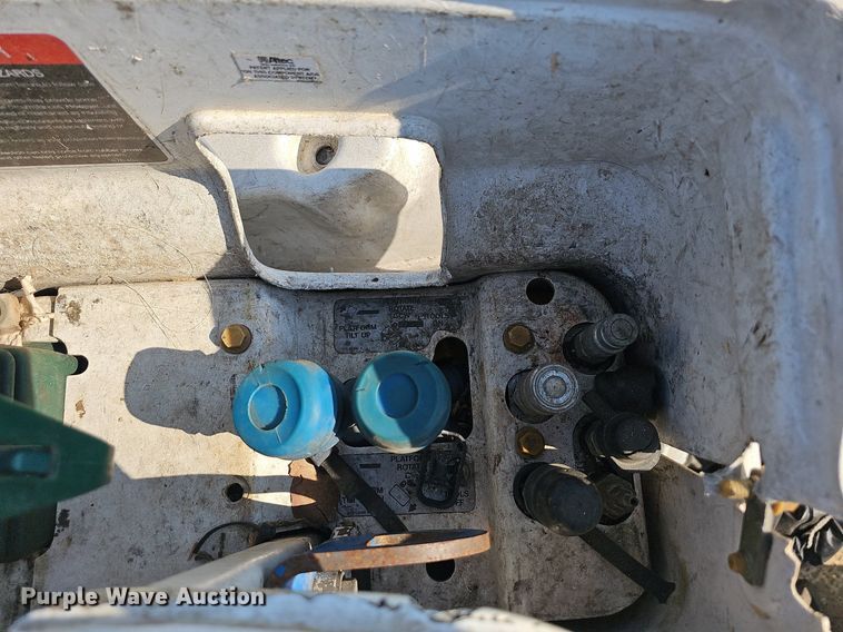 image for item NT9866 2008 Dodge Ram 5500HD  bucket truck