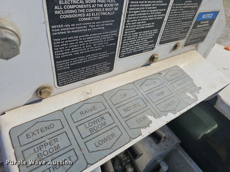 image for item NT9866 2008 Dodge Ram 5500HD  bucket truck