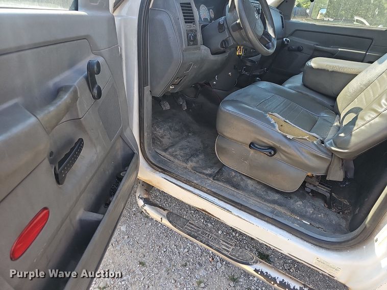 image for item NT9866 2008 Dodge Ram 5500HD  bucket truck