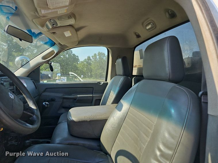 image for item NT9866 2008 Dodge Ram 5500HD  bucket truck