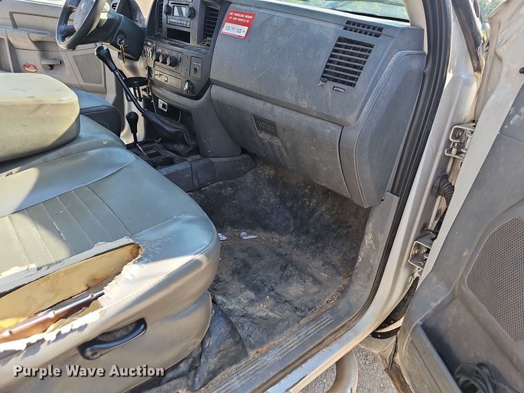 image for item NT9866 2008 Dodge Ram 5500HD  bucket truck