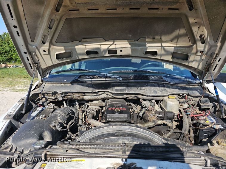 image for item NT9866 2008 Dodge Ram 5500HD  bucket truck