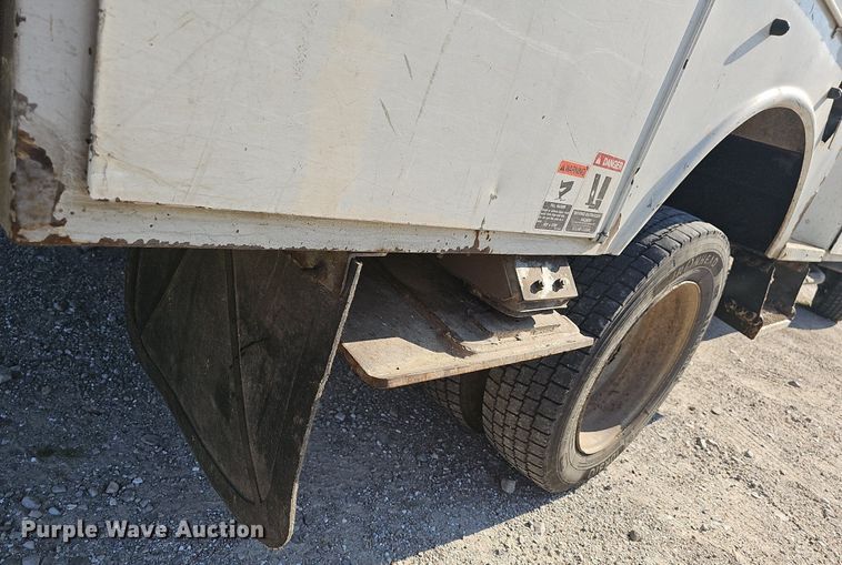 image for item NT9866 2008 Dodge Ram 5500HD  bucket truck