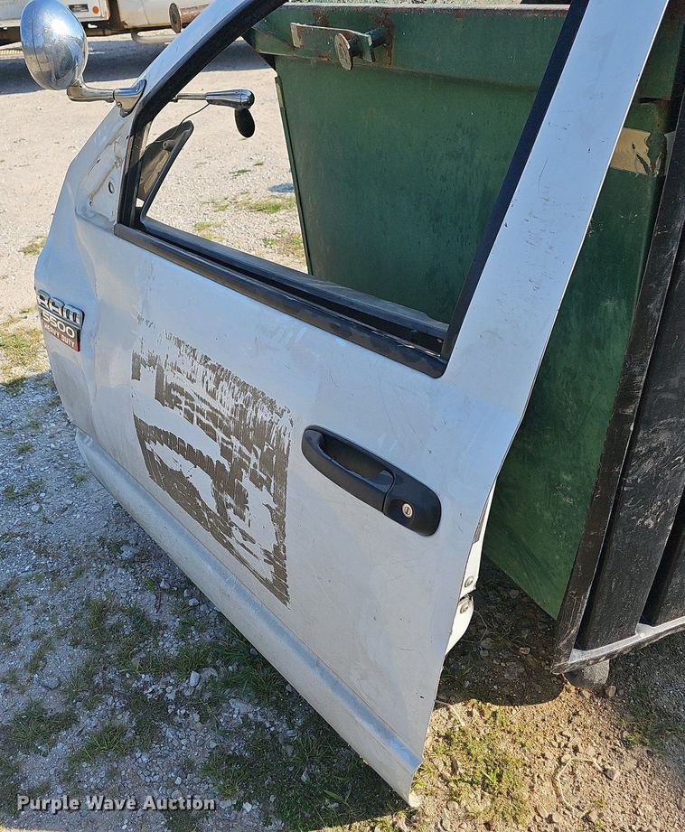 image for item NT9866 2008 Dodge Ram 5500HD  bucket truck