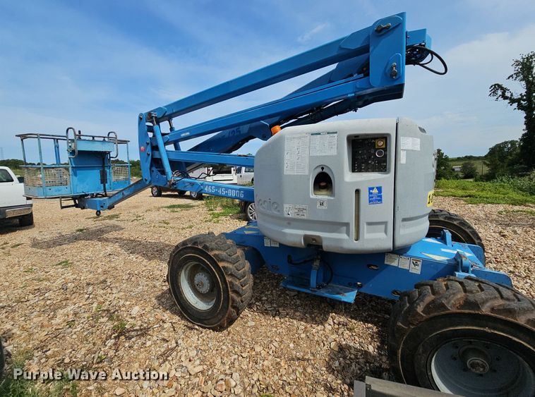 image for item NT9870 2000 Genie Z45/25  boom lift