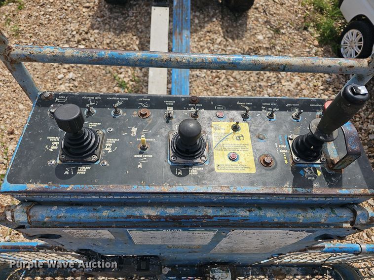 image for item NT9870 2000 Genie Z45/25  boom lift