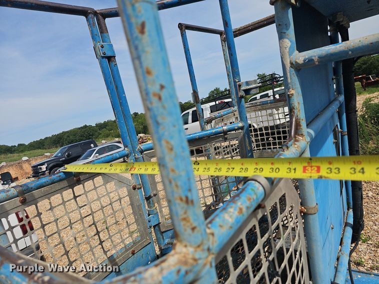 image for item NT9870 2000 Genie Z45/25  boom lift