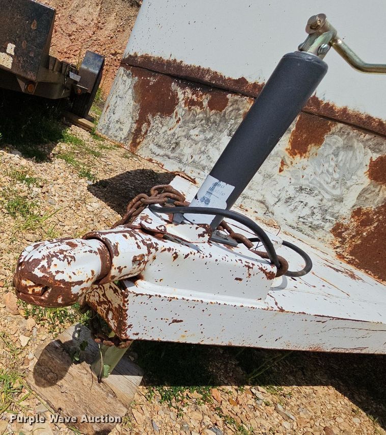 image for item NT9874 1999 W-W  enclosed cargo trailer