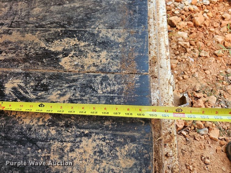 image for item NT9874 1999 W-W  enclosed cargo trailer