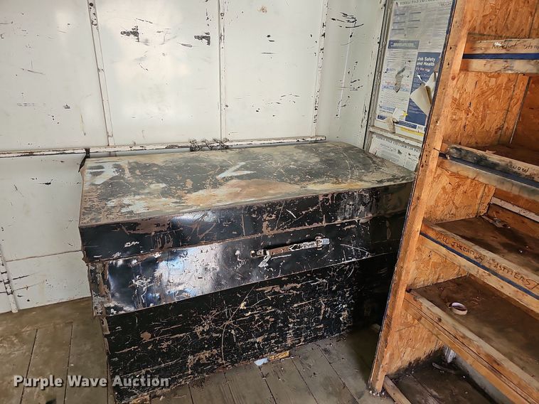 image for item NT9875 2001 W-W  enclosed cargo trailer