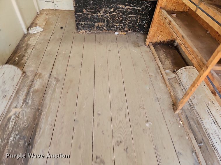 image for item NT9875 2001 W-W  enclosed cargo trailer