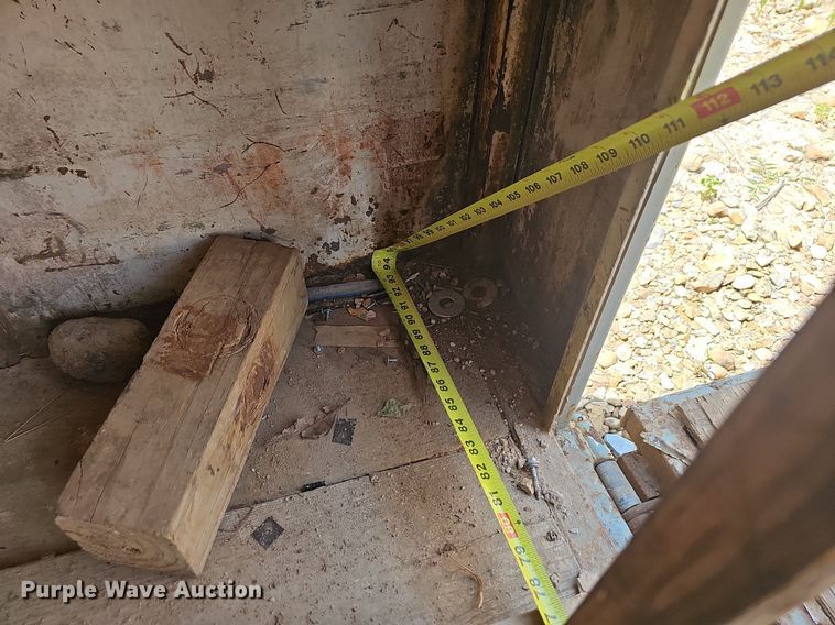 image for item NT9875 2001 W-W  enclosed cargo trailer