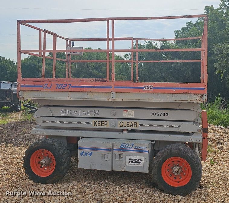 image for item NT9883 Skyjack SJ7027  scissor lift