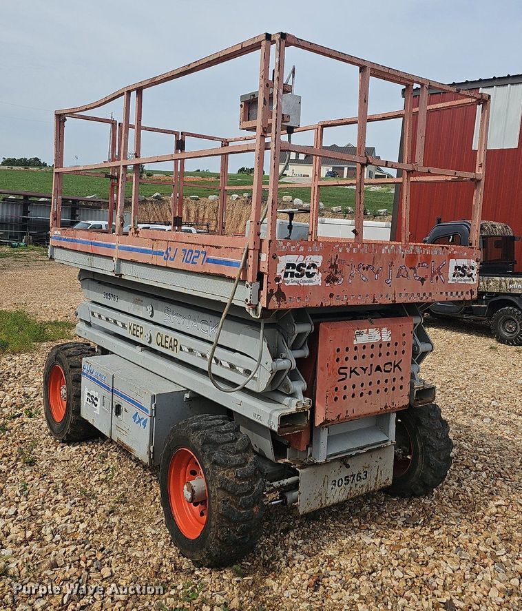 image for item NT9883 Skyjack SJ7027  scissor lift