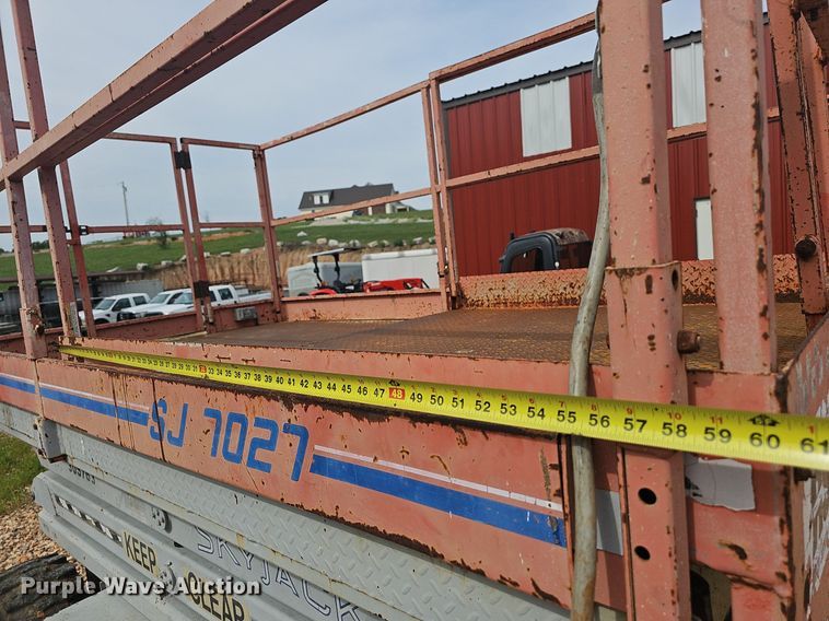 image for item NT9883 Skyjack SJ7027  scissor lift