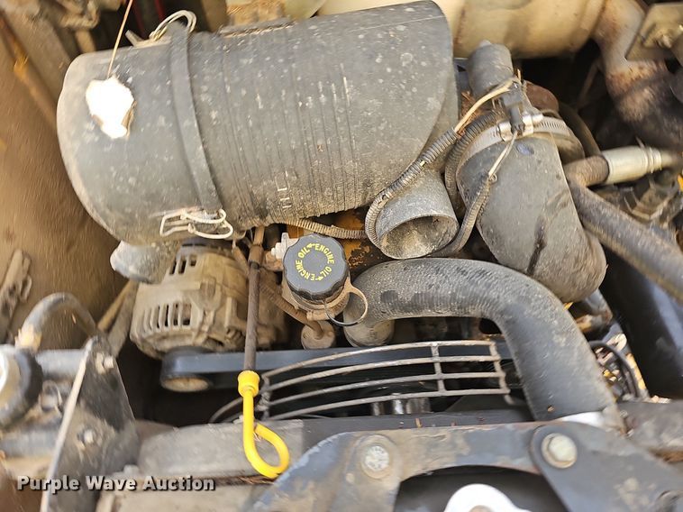 image for item NT9886 2006 John Deere 320  skid steer loader