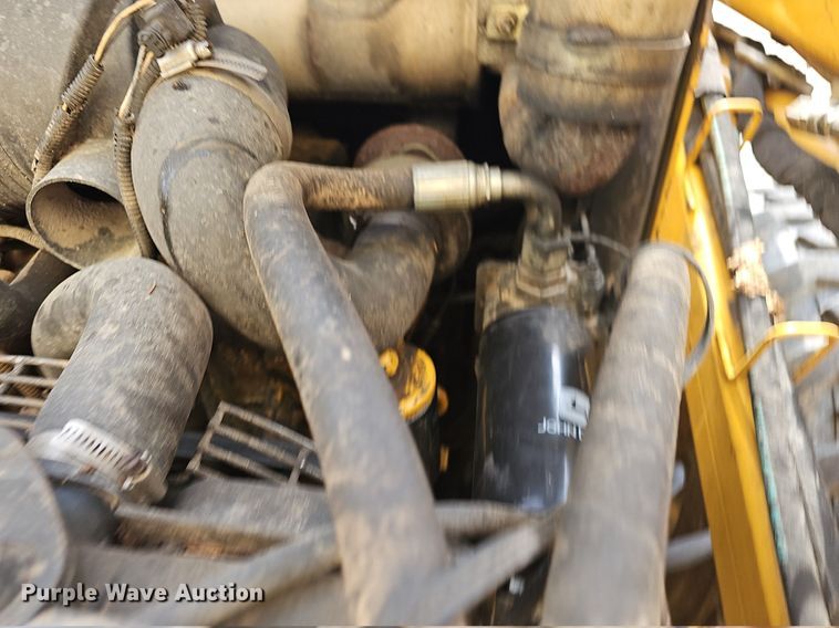 image for item NT9886 2006 John Deere 320  skid steer loader