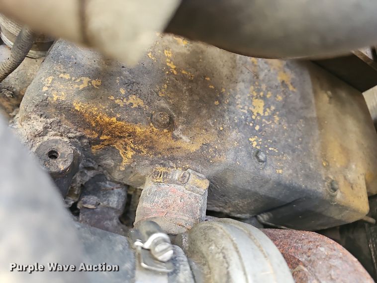 image for item NT9886 2006 John Deere 320  skid steer loader