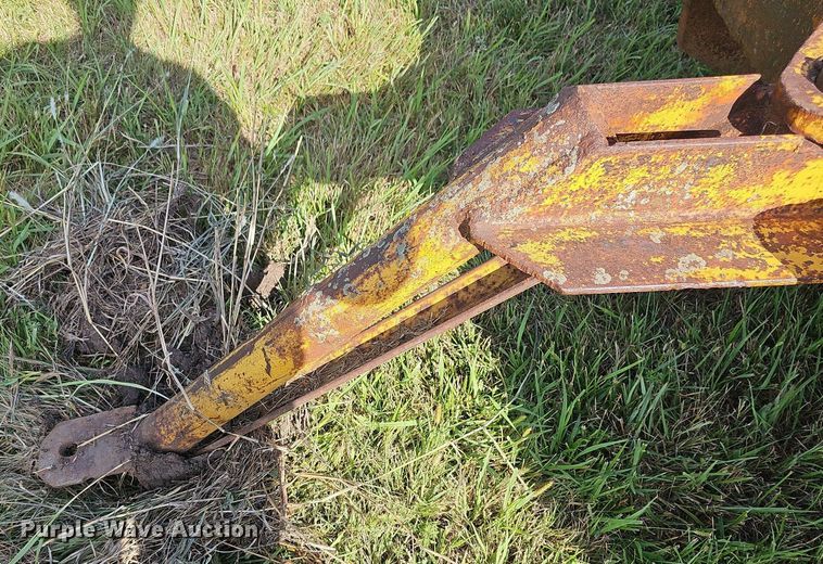 image for item NU9128 Caterpillar  ripper