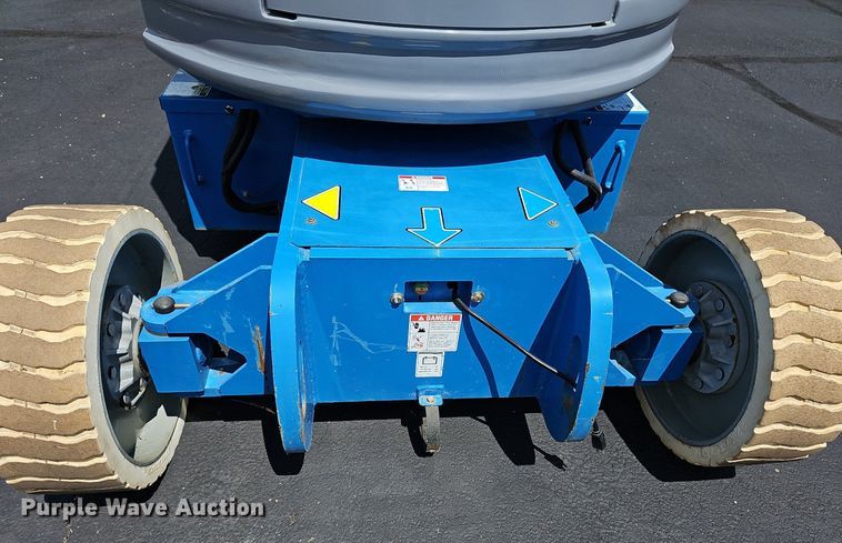 image for item NU9132 2013 Genie Z34/22N  boom lift