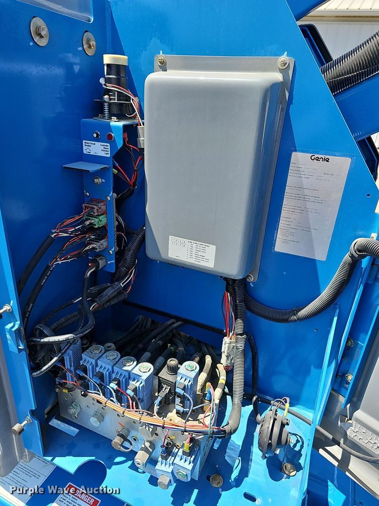 image for item NU9132 2013 Genie Z34/22N  boom lift