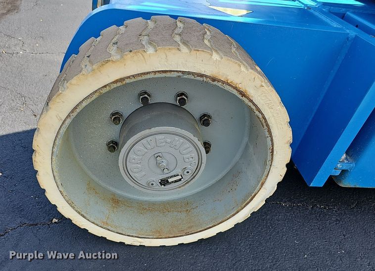 image for item NU9132 2013 Genie Z34/22N  boom lift