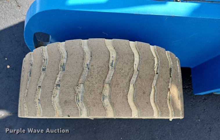 image for item NU9132 2013 Genie Z34/22N  boom lift