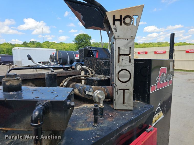 image for item NX9698 2010 Cimline Magma 110  melter applicator