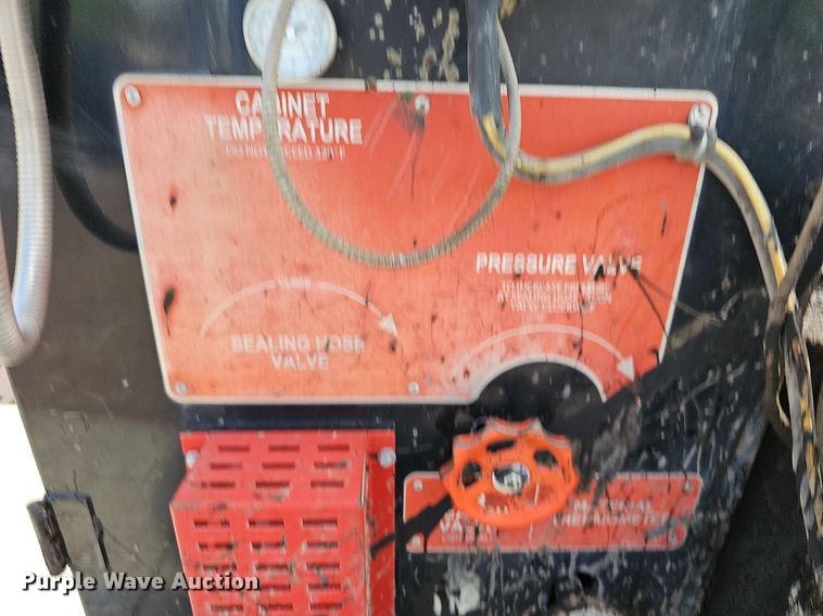 image for item NX9698 2010 Cimline Magma 110  melter applicator