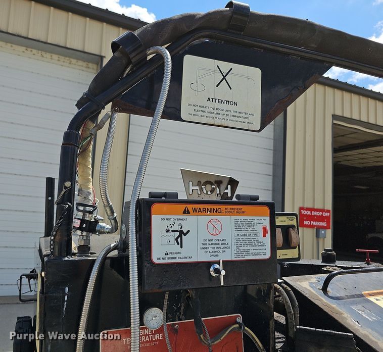 image for item NX9698 2010 Cimline Magma 110  melter applicator