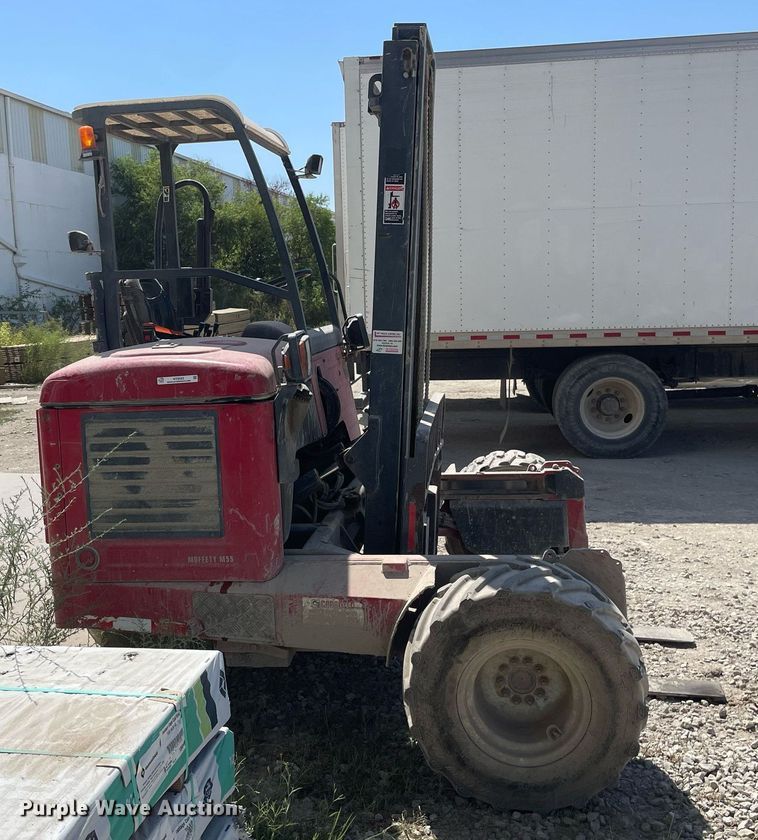 image for item NY9552 2013 Moffett M55  forklift