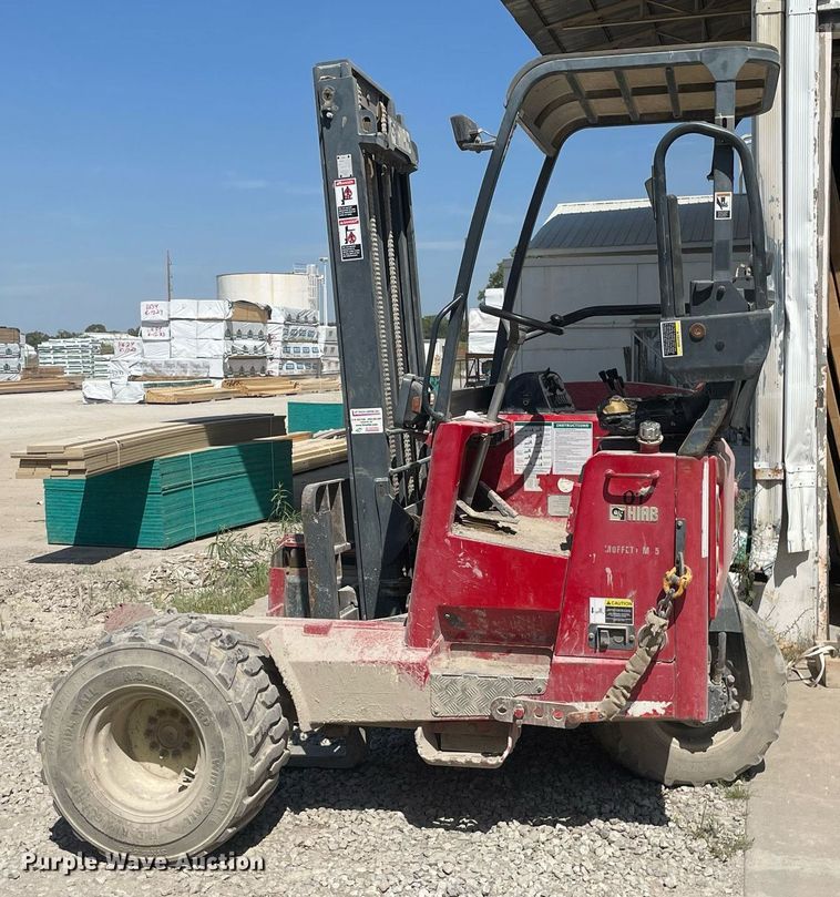 image for item NY9552 2013 Moffett M55  forklift