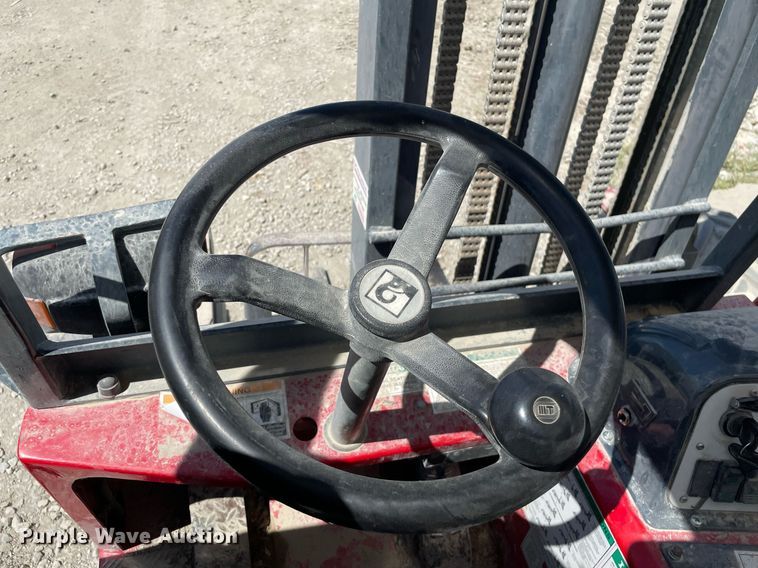 image for item NY9552 2013 Moffett M55  forklift