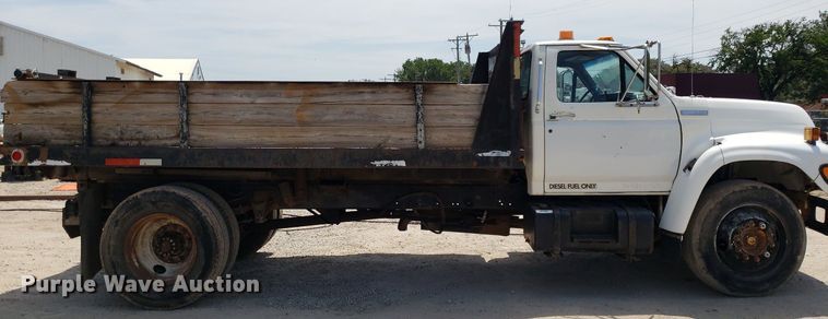 image for item OB9733 1995 Ford F800  dump flatbed truck