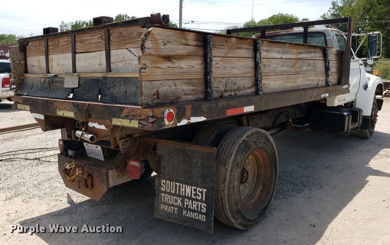 image for item OB9733 1995 Ford F800  dump flatbed truck