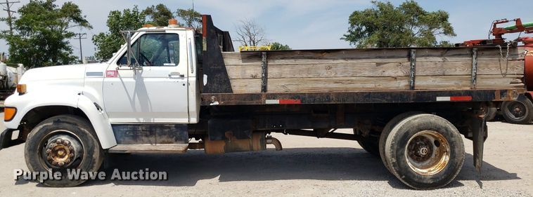 image for item OB9733 1995 Ford F800  dump flatbed truck