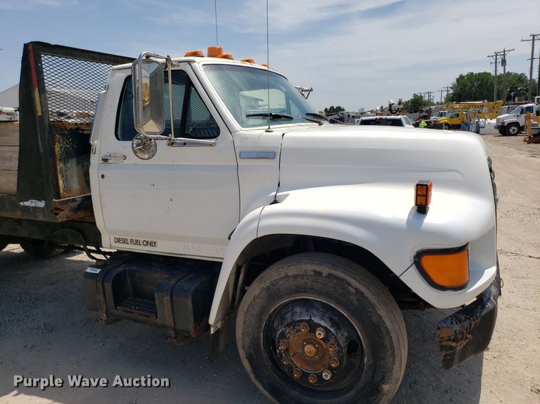 image for item OB9733 1995 Ford F800  dump flatbed truck