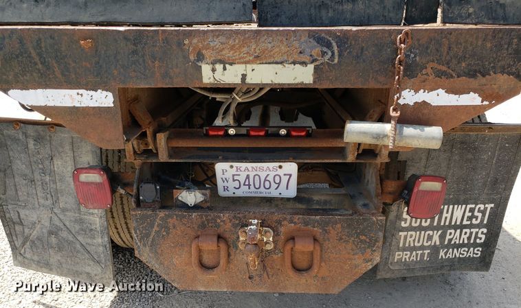 image for item OB9733 1995 Ford F800  dump flatbed truck