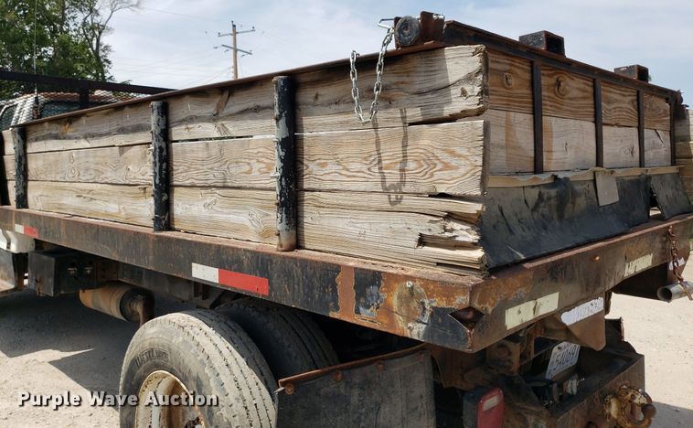 image for item OB9733 1995 Ford F800  dump flatbed truck