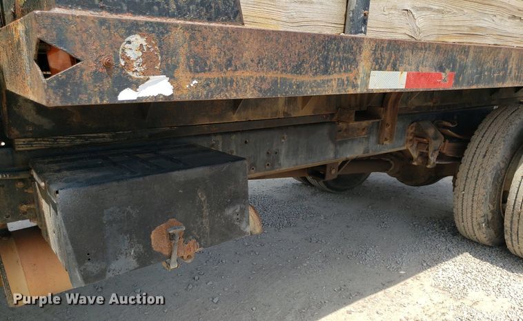 image for item OB9733 1995 Ford F800  dump flatbed truck