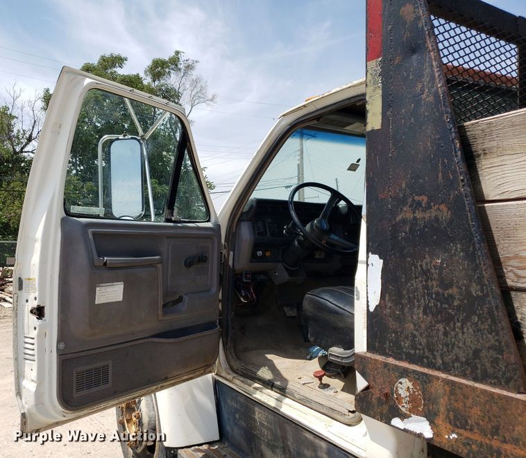 image for item OB9733 1995 Ford F800  dump flatbed truck