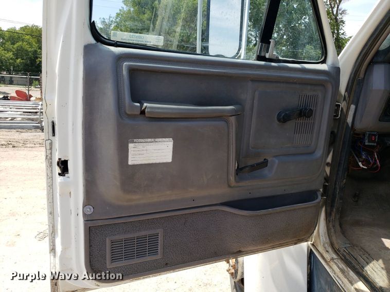 image for item OB9733 1995 Ford F800  dump flatbed truck