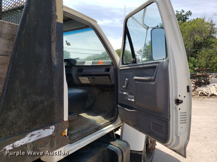 image for item OB9733 1995 Ford F800  dump flatbed truck