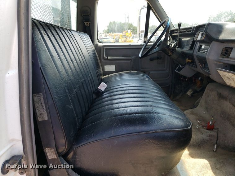 image for item OB9733 1995 Ford F800  dump flatbed truck