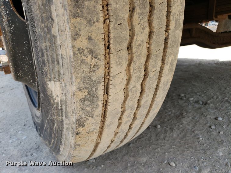 image for item OB9733 1995 Ford F800  dump flatbed truck