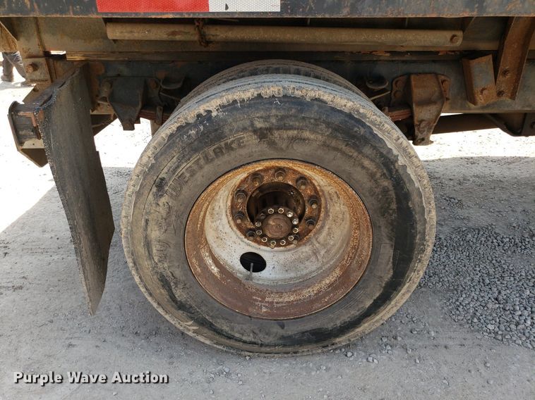 image for item OB9733 1995 Ford F800  dump flatbed truck