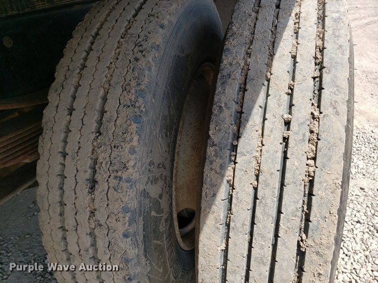 image for item OB9733 1995 Ford F800  dump flatbed truck