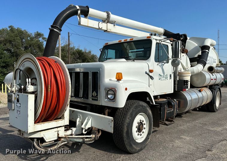 image for item OC9075 1996 International 2554  sewer jetter truck