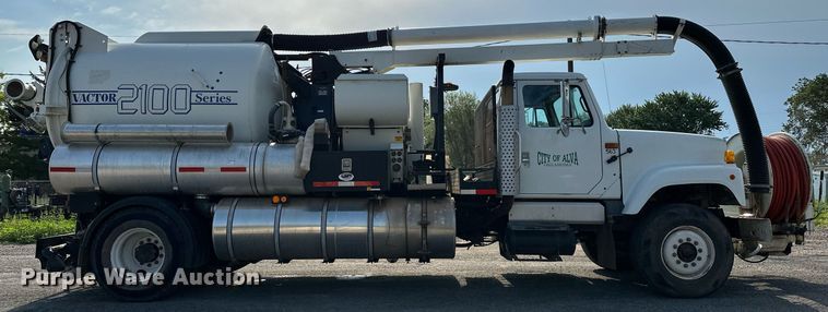 image for item OC9075 1996 International 2554  sewer jetter truck