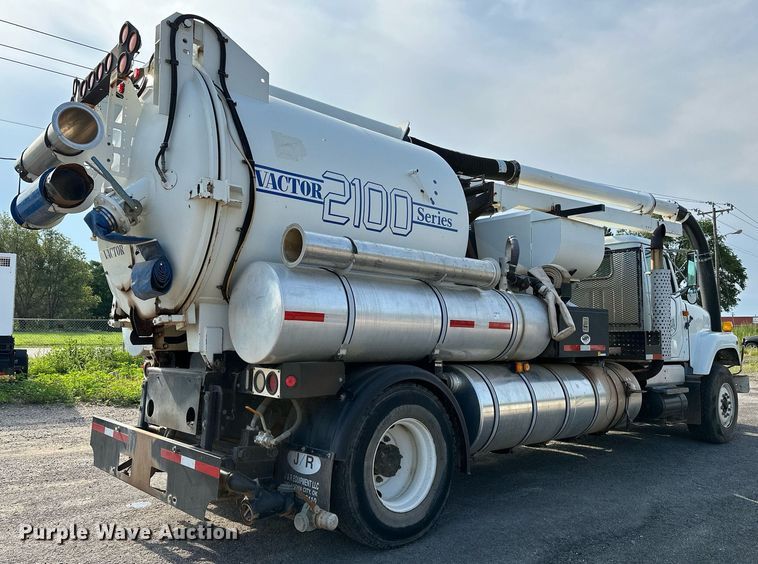 image for item OC9075 1996 International 2554  sewer jetter truck